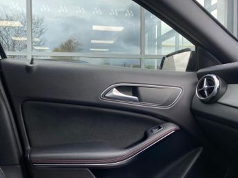 Mercedes-Benz GLA 1.6 GLA200 AMG Line 7G-DCT Euro 6 (s/s) 5dr
