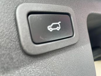 Land Rover Discovery Sport 2.0 TD4 HSE Black Auto 4WD Euro 6 (s/s) 5dr