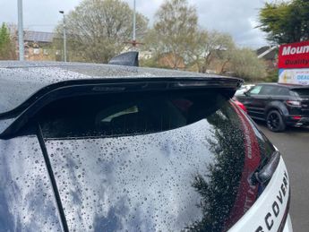 Land Rover Discovery Sport 2.0 TD4 HSE Black Auto 4WD Euro 6 (s/s) 5dr