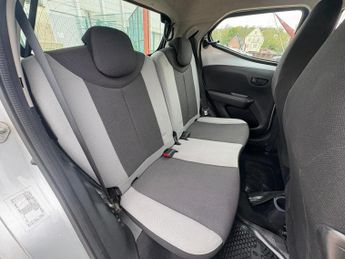 Toyota AYGO 1.0 VVT-i x-play Euro 5 5dr Euro 5