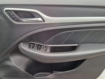 MG MG ZS 1.0 T-GDI Exclusive Auto Euro 6 5dr