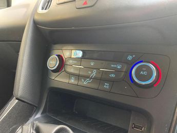 Ford Focus 1.0T EcoBoost Titanium Euro 6 (s/s) 5dr