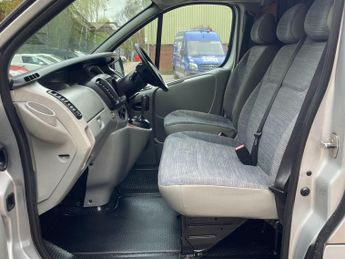 Renault Trafic 2.0 TD dCi SL29 QS6 L1 H1 4dr