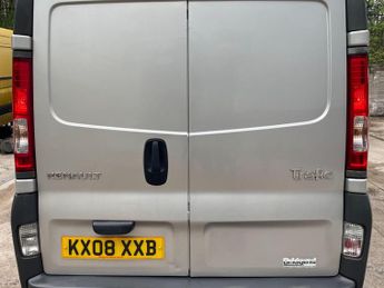 Renault Trafic 2.0 TD dCi SL29 QS6 L1 H1 4dr