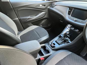 Vauxhall Grandland X 1.6 Turbo D BlueInjection Sport Nav Auto Euro 6 (s/s) 5dr