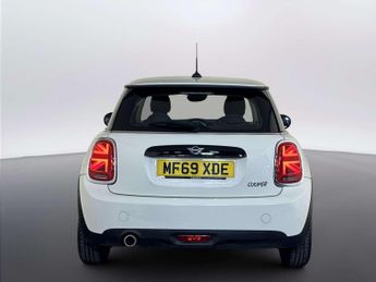 MINI Hatch 1.5 Cooper Classic Hatchback 3dr Petrol Manual Euro 6 (s/s) (136