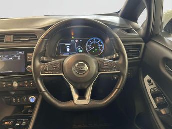 Nissan Leaf 40kWh N-Connecta Hatchback 5dr Electric Auto (150 ps)