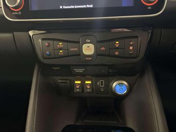 Nissan Leaf 40kWh N-Connecta Hatchback 5dr Electric Auto (150 ps)