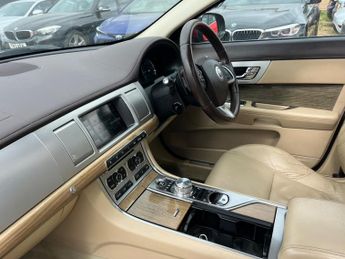 Jaguar XF 3.0d V6 Premium Luxury Auto Euro 5 (s/s) 4dr
