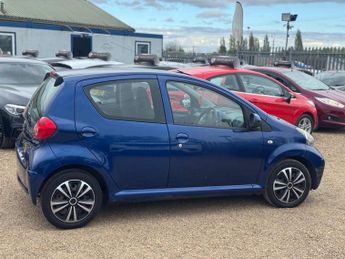 Toyota AYGO 1.0 VVT-i Blue Euro 4 5dr