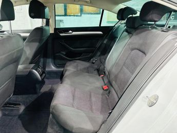 Volkswagen Passat 1.6 TDI BlueMotion Tech SE Business DSG Euro 6 (s/s) 4dr