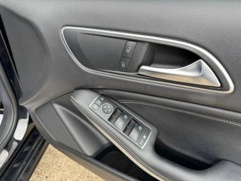 Mercedes-Benz A Class 2.1 A200d Sport (Premium) 7G-DCT Euro 6 (s/s) 5dr