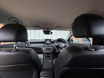 Mercedes-Benz A Class 2.1 A200d Sport (Premium) 7G-DCT Euro 6 (s/s) 5dr