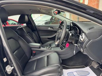 Mercedes-Benz A Class 2.1 A200d Sport (Premium) 7G-DCT Euro 6 (s/s) 5dr