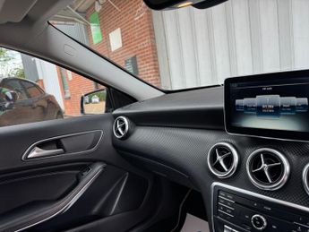 Mercedes-Benz A Class 2.1 A200d Sport (Premium) 7G-DCT Euro 6 (s/s) 5dr