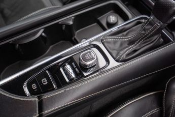 Volvo XC90 2.0 D5 PowerPulse R-Design Auto 4WD Euro 6 (s/s) 5dr