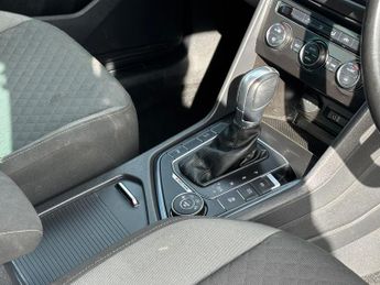 Volkswagen Tiguan 2.0 TDI BlueMotion Tech SE Navigation DSG 4Motion Euro 6 (s/s) 5