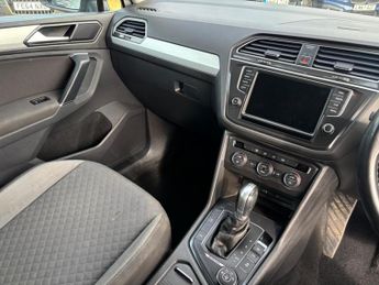 Volkswagen Tiguan 2.0 TDI BlueMotion Tech SE Navigation DSG 4Motion Euro 6 (s/s) 5