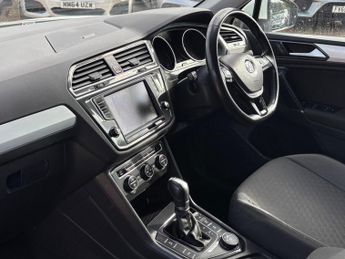 Volkswagen Tiguan 2.0 TDI BlueMotion Tech SE Navigation DSG 4Motion Euro 6 (s/s) 5