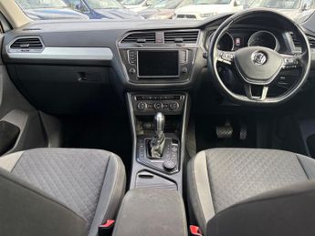 Volkswagen Tiguan 2.0 TDI BlueMotion Tech SE Navigation DSG 4Motion Euro 6 (s/s) 5