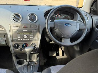 Ford Fusion 1.6 Zetec 5dr