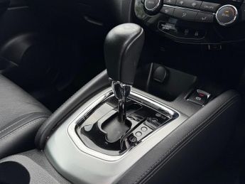 Nissan Qashqai 1.2 DIG-T Tekna XTRON 2WD Euro 6 (s/s) 5dr