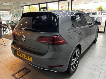 Volkswagen e-Golf 35.8kWh e-Golf Auto 5dr