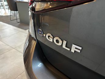 Volkswagen e-Golf 35.8kWh e-Golf Auto 5dr