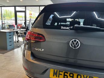 Volkswagen e-Golf 35.8kWh e-Golf Auto 5dr