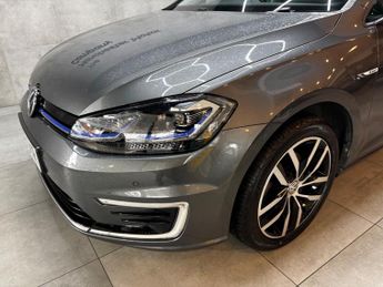 Volkswagen e-Golf 35.8kWh e-Golf Auto 5dr