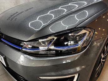 Volkswagen e-Golf 35.8kWh e-Golf Auto 5dr