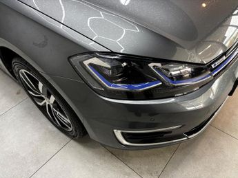 Volkswagen e-Golf 35.8kWh e-Golf Auto 5dr