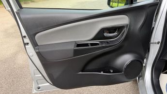 Toyota Yaris 1.5 VVT-h Icon E-CVT Euro 6 (s/s) 5dr