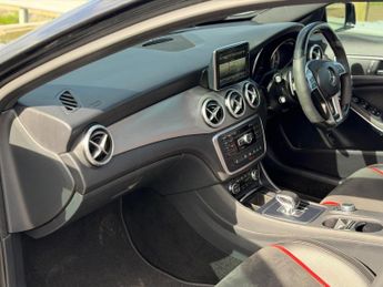 Mercedes-Benz GLA 2.0 GLA45 AMG SpdS DCT 4MATIC Euro 6 (s/s) 5dr