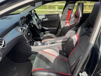 Mercedes-Benz GLA 2.0 GLA45 AMG SpdS DCT 4MATIC Euro 6 (s/s) 5dr