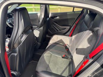 Mercedes-Benz GLA 2.0 GLA45 AMG SpdS DCT 4MATIC Euro 6 (s/s) 5dr