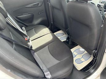 Vauxhall Viva 1.0i SE Euro 6 5dr (a/c)