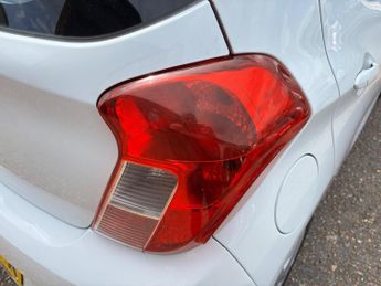 Vauxhall Viva 1.0i SE Euro 6 5dr (a/c)