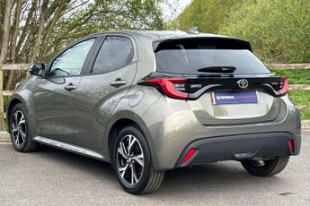 Toyota Yaris 1.5 Hybrid Design CVT