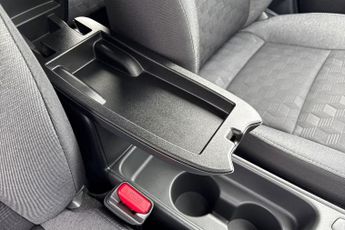 Toyota Yaris 1.5 Hybrid Design CVT