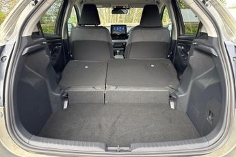 Toyota Yaris 1.5 Hybrid Design CVT