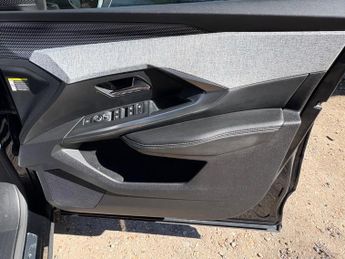 Peugeot E-3008 73kWh GT Auto 5dr
