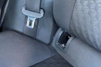 Toyota Yaris 1.5 VVT-h Design E-CVT Euro 6 (s/s) 5dr