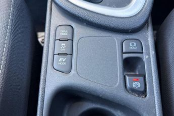 Toyota Yaris 1.5 VVT-h Design E-CVT Euro 6 (s/s) 5dr