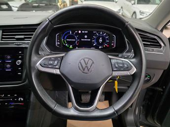 Volkswagen Tiguan 1.4 TSI 13kWh Life DSG Euro 6 (s/s) 5dr