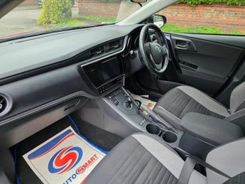 Toyota Auris 1.8 VVT-h Business Edition CVT Euro 6 (s/s) 5dr (Safety Sense)