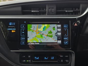 Toyota Auris 1.8 VVT-h Business Edition CVT Euro 6 (s/s) 5dr (Safety Sense)