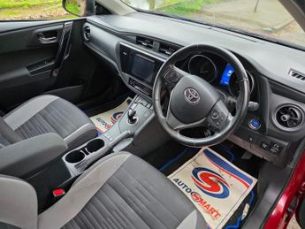 Toyota Auris 1.8 VVT-h Business Edition CVT Euro 6 (s/s) 5dr (Safety Sense)