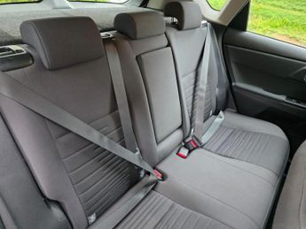 Toyota Auris 1.8 VVT-h Business Edition CVT Euro 6 (s/s) 5dr (Safety Sense)