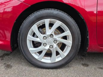 Toyota Auris 1.8 VVT-h Business Edition CVT Euro 6 (s/s) 5dr (Safety Sense)